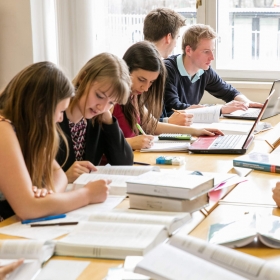 5HD381 Chapters in Economic History: German War Preparations and War Economy in World War II, mimosemestrální kurz v aj v 11/2019
